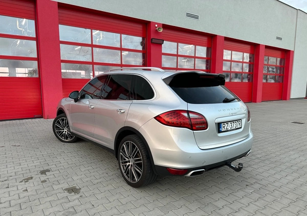 Porsche Cayenne cena 135900 przebieg: 139500, rok produkcji 2012 z Rzeszów małe 781